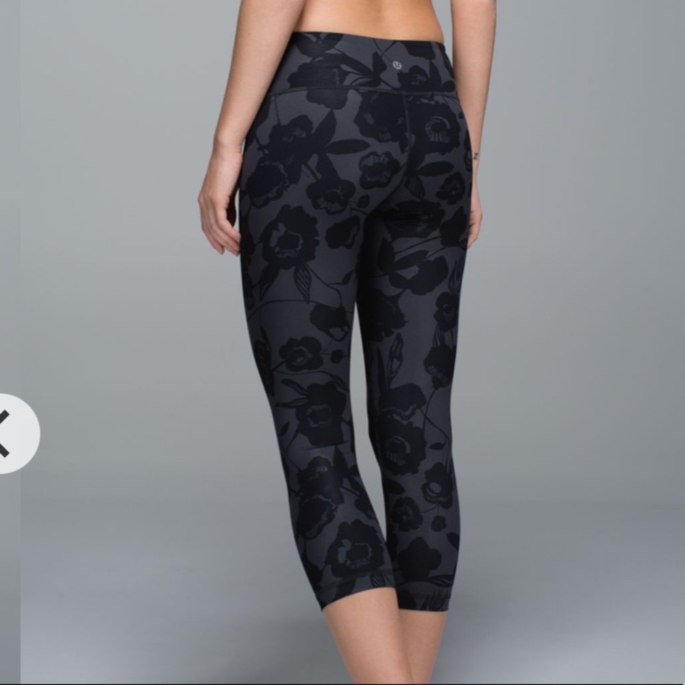 Lululemon Wunder Under Crop - Flat Inky Floral